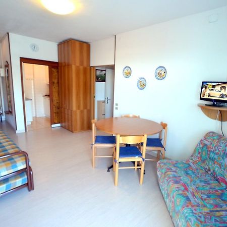 Apartamento Lignano Sabbiadoro Sea Front Exterior foto