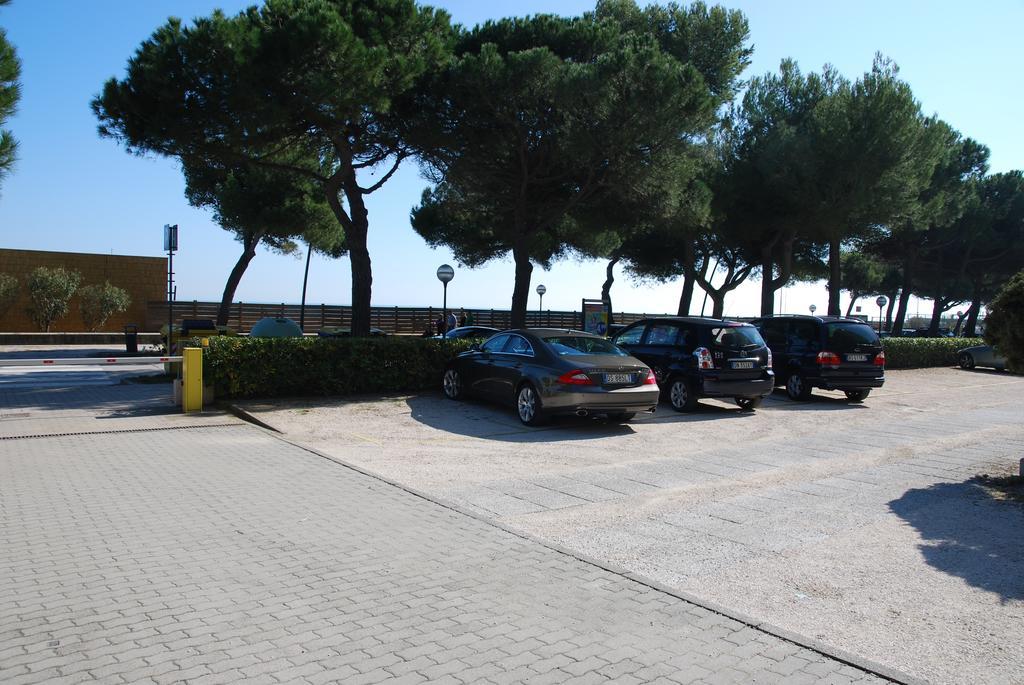 Apartamento Lignano Sabbiadoro Sea Front Exterior foto