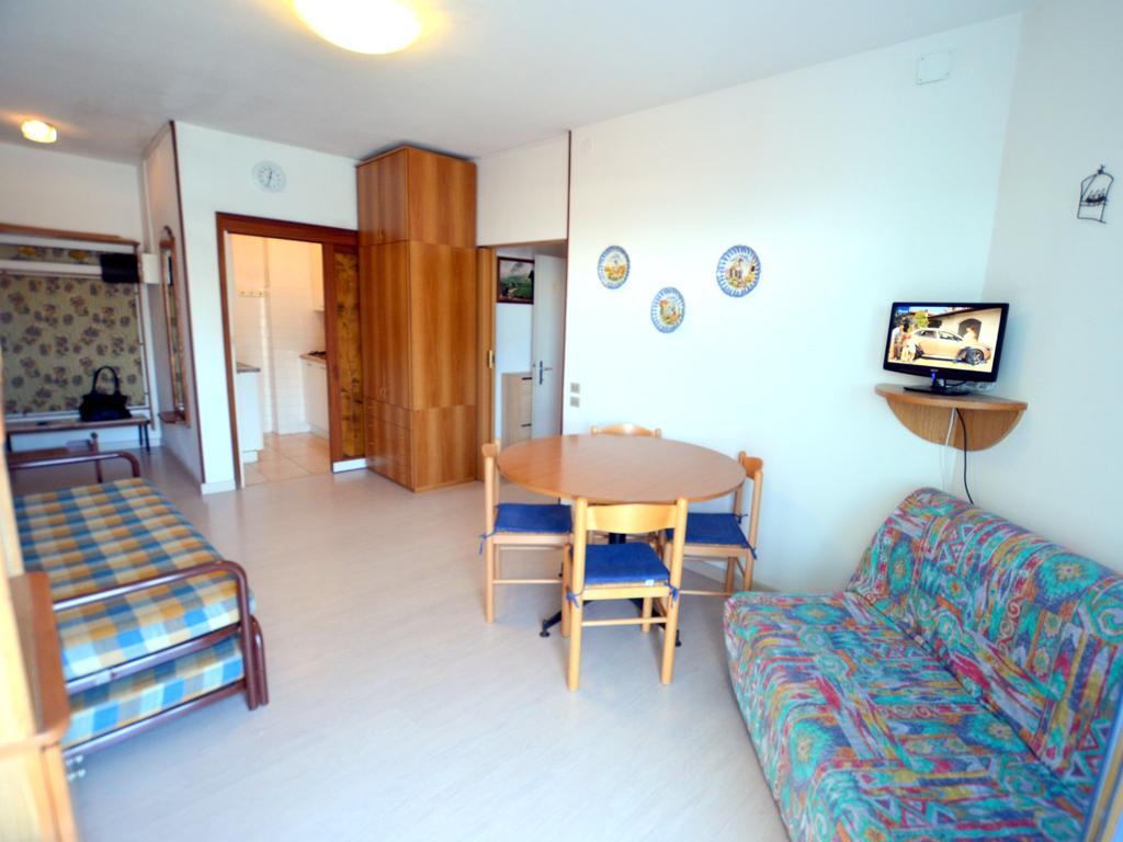 Apartamento Lignano Sabbiadoro Sea Front Exterior foto